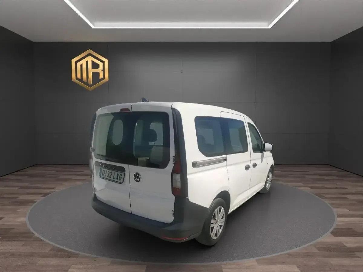 Usado VW Caddy 102 CV (75 kW) 2022 Blanco Monovolumen