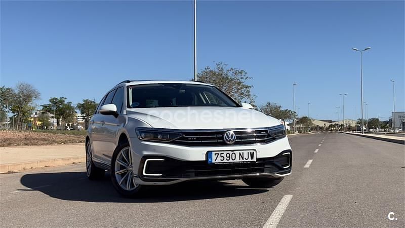 Begagnad VW Passat GTE 218 HK (160 kW) 2020 Vit Kombi