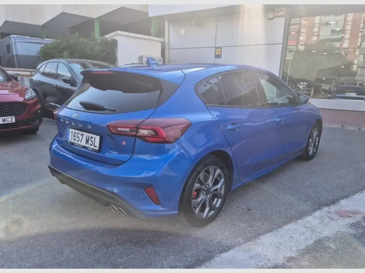 Usado Ford Focus ST-Line 125 CV (91 kW) 2024 Azul desert island (metalizado) Berlina
