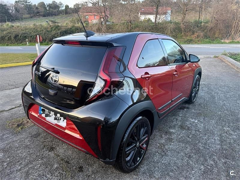 Usado Toyota Aygo X 72 CV (52 kW) 2024 Rojo SUV