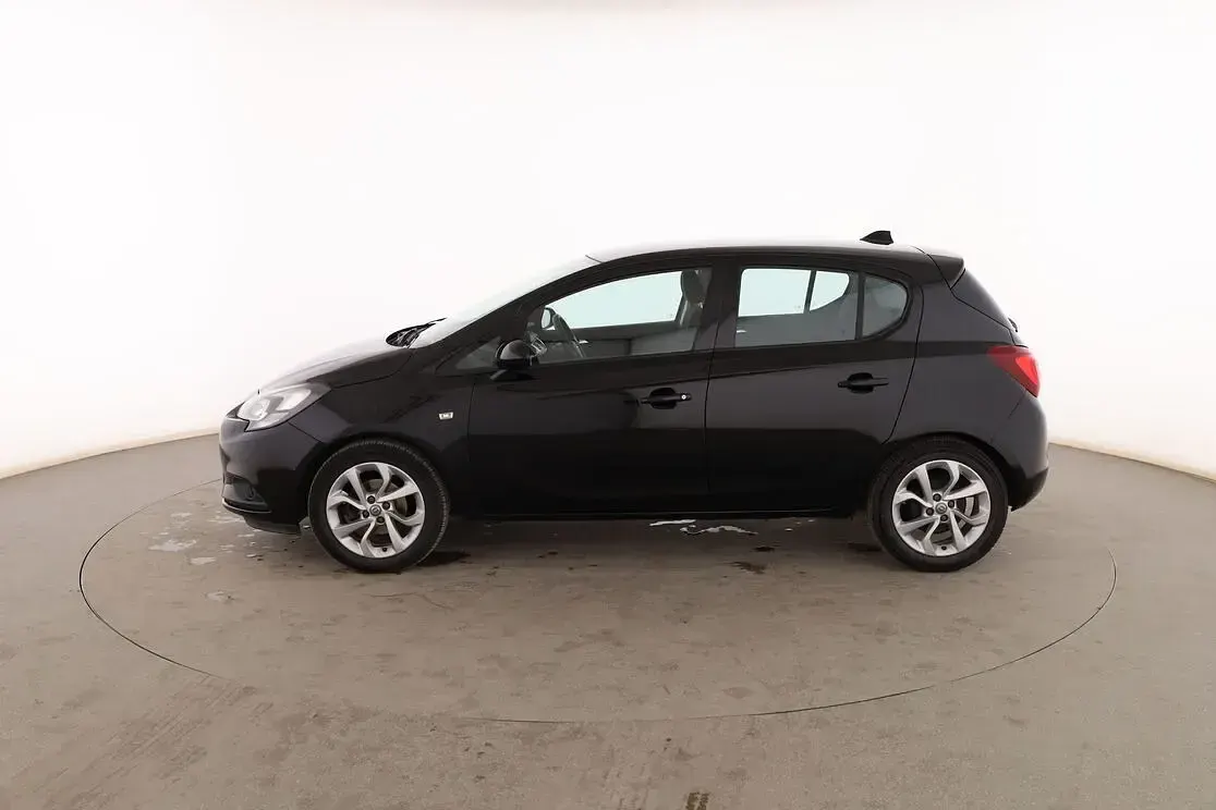 Usado Opel Corsa Selective 90 CV (66 kW) 2017 Negro Utilitario