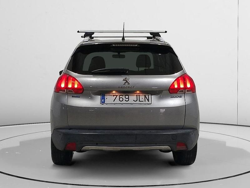 Usado Peugeot 2008 Style 100 CV (73 kW) 2016 Gris SUV