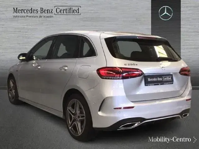Usado Mercedes B250e 218 CV (160 kW) 2021 Plata iridio Utilitario