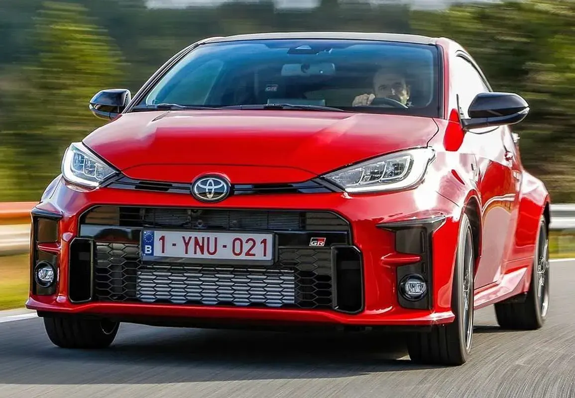 Usado Toyota Yaris 261 CV (191 kW) 2022 Blanco Utilitario