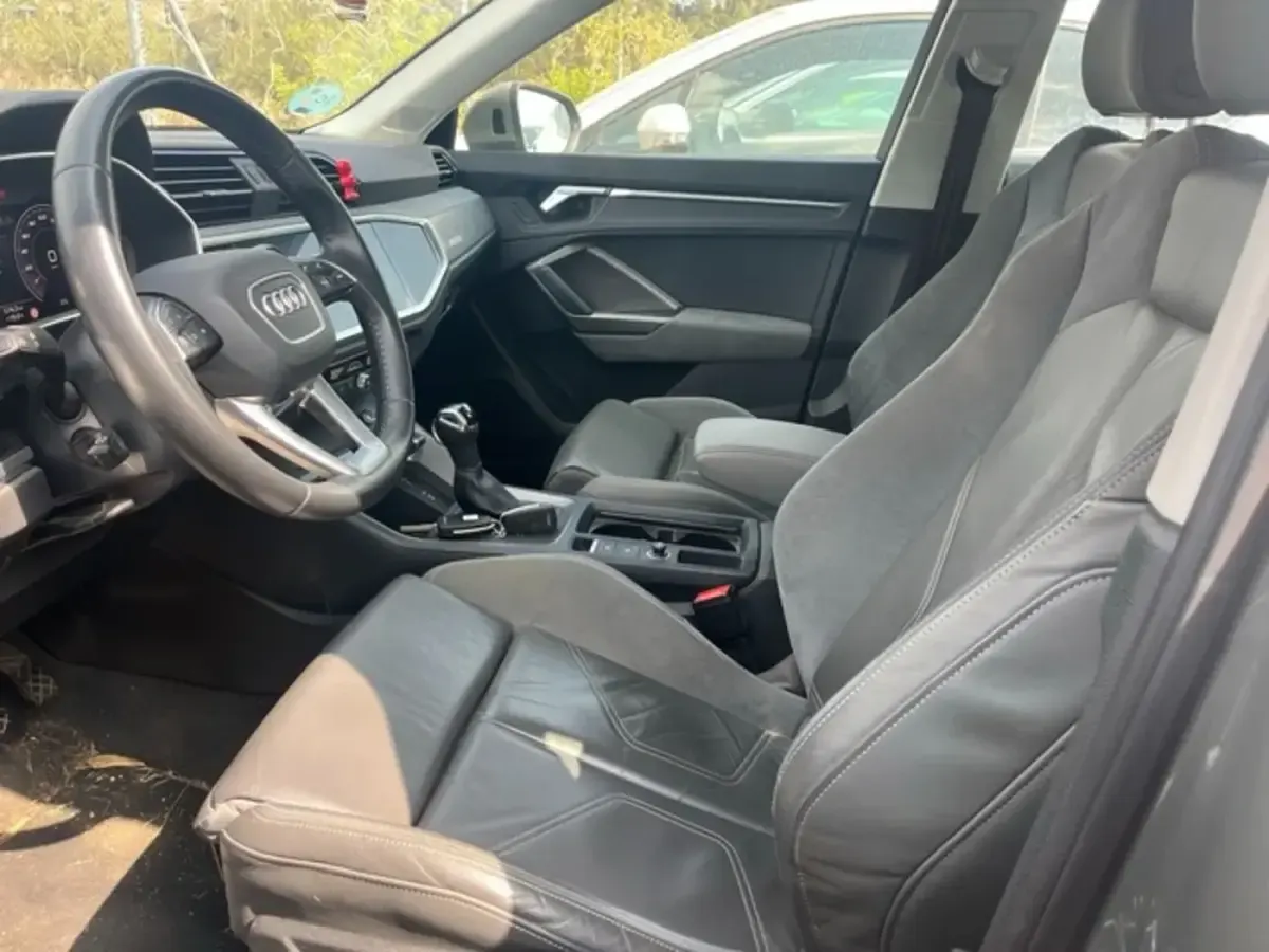 Usado Audi Q3 Advanced Plus 150 CV (110 kW) 2020 Gris SUV