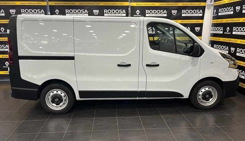Usado Renault Trafic 115 CV (84 kW) 2015 Blanco Monovolumen