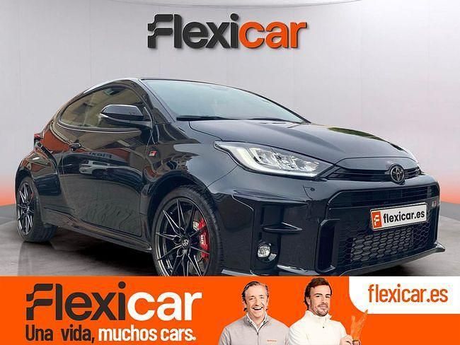 Negro Usado 2024 Toyota Yaris Berlina | 38.500 € (Un poco caro) - Imagen 1/4