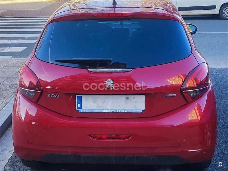 Usado Peugeot 208 Style 82 CV (60 kW) 2016 Rojo Utilitario