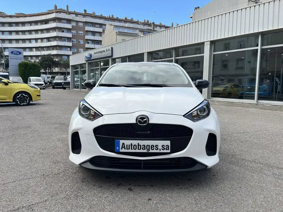 Nuevo Mazda 2 Center-Line 116 CV (85 kW) 2026 Blanco Utilitario