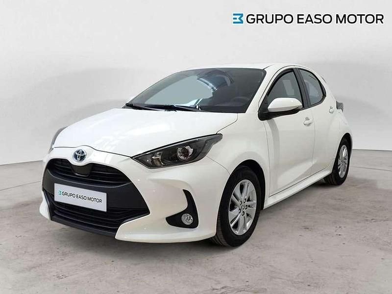 Usado Toyota Yaris Hybrid Business Edition 116 CV (85 kW) 2022 Blanco Utilitario