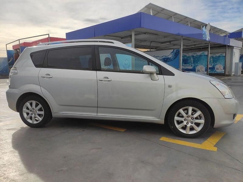 Usado Toyota Corolla Verso Sol 136 CV (100 kW) 2006 Gris / plata Monovolumen