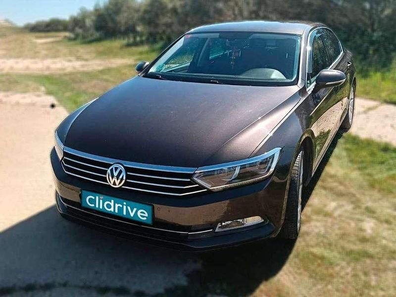 Usado VW Passat Advance 150 CV (110 kW) 2017 Marrón Berlina