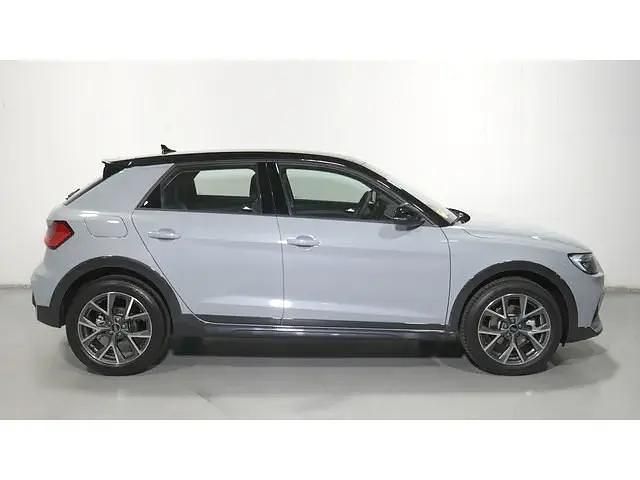Usado Audi A1 116 CV (85 kW) 2025 Gris / plata SUV