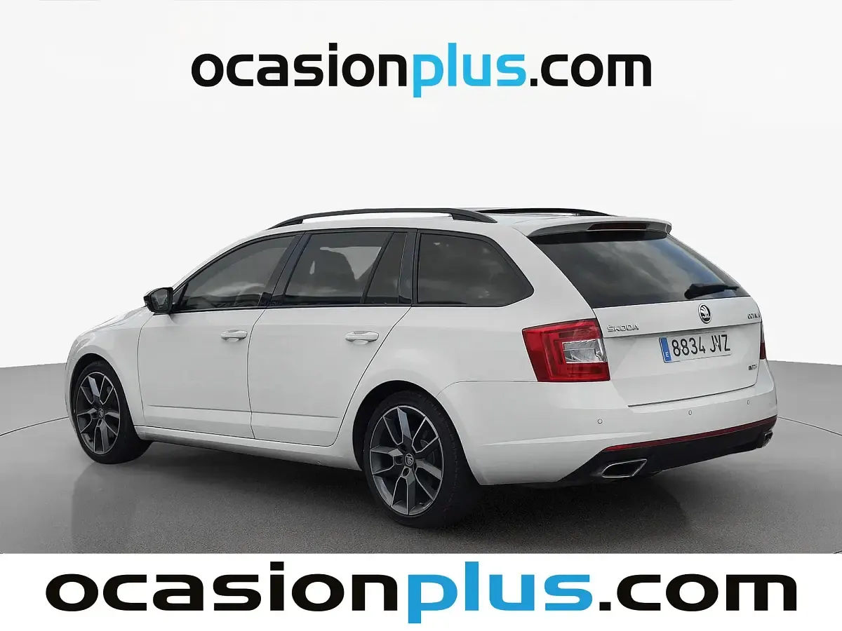 Usado Skoda Octavia RS 184 CV (135 kW) 2017 Blanco Familiar