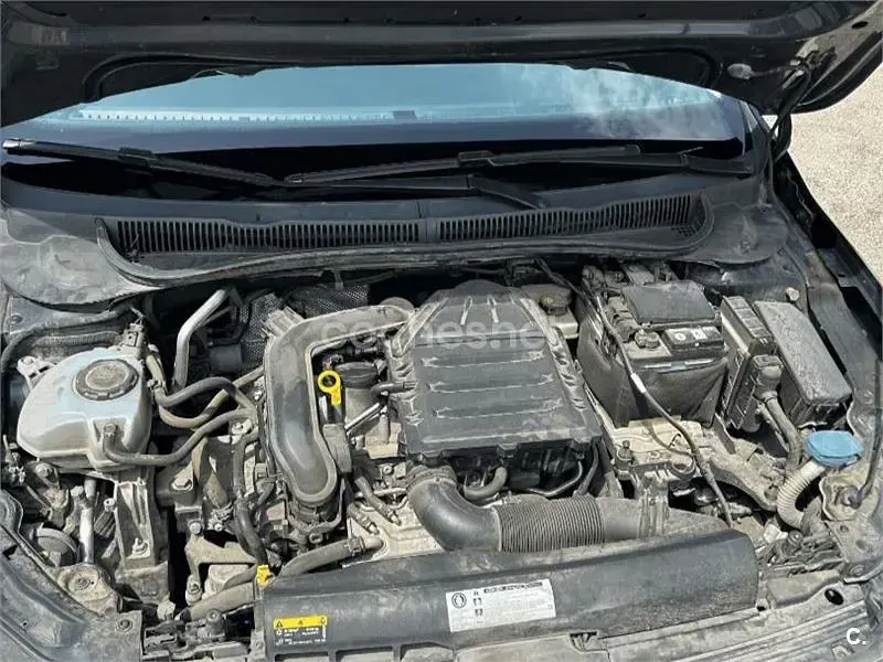 Usado VW Polo Advance 95 CV (69 kW) 2018 Negro Utilitario