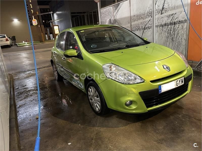Usado Renault Clio II Exception 75 CV (55 kW) 2010 Verde Berlina