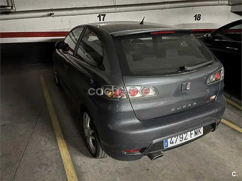 Usado Seat Ibiza CUPRA 180 CV (132 kW) 2007 Negro Utilitario