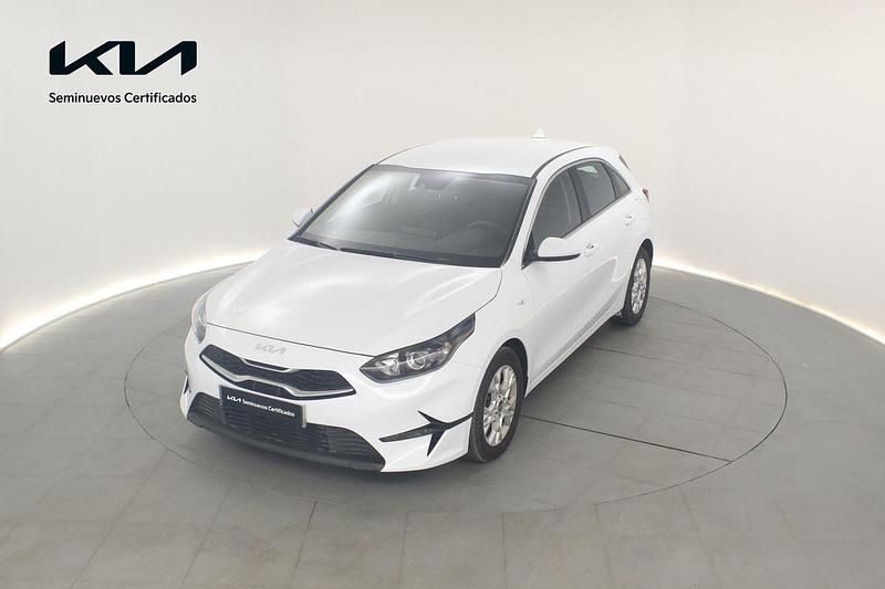 Blanco Usado 2024 Kia Ceed | 19.500 € (Precio justo) - Imagen 1/4
