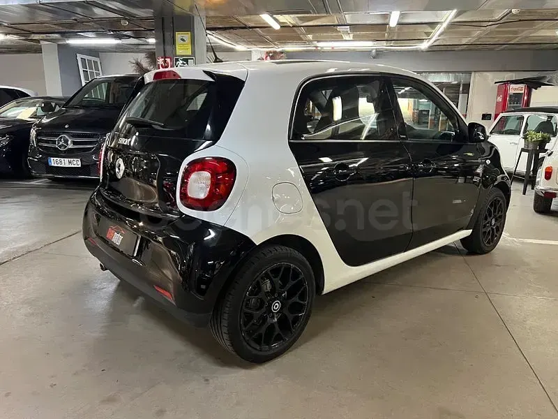 Usado Smart ForFour Passion 90 CV (66 kW) 2016 Negro Utilitario