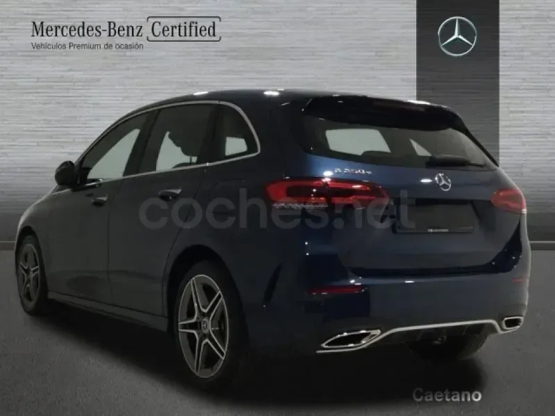 Usado Mercedes B250 218 CV (160 kW) 2020 Azul Utilitario