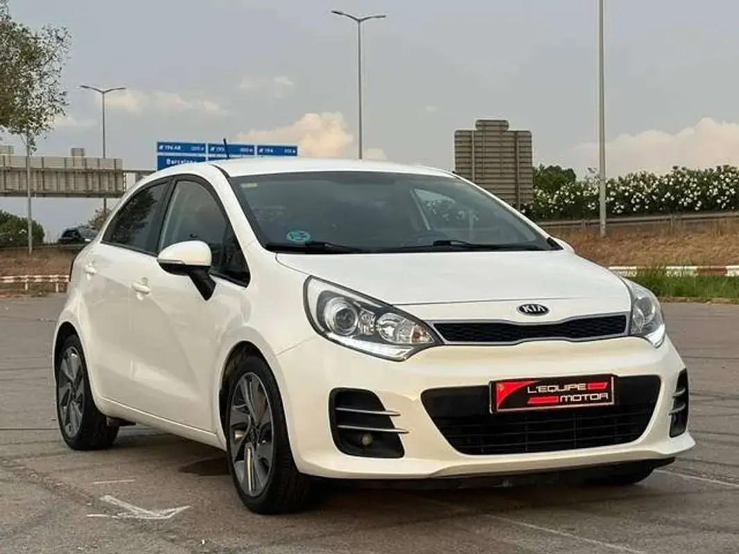Usado Kia Rio 84 CV (61 kW) 2017 Blanco Utilitario