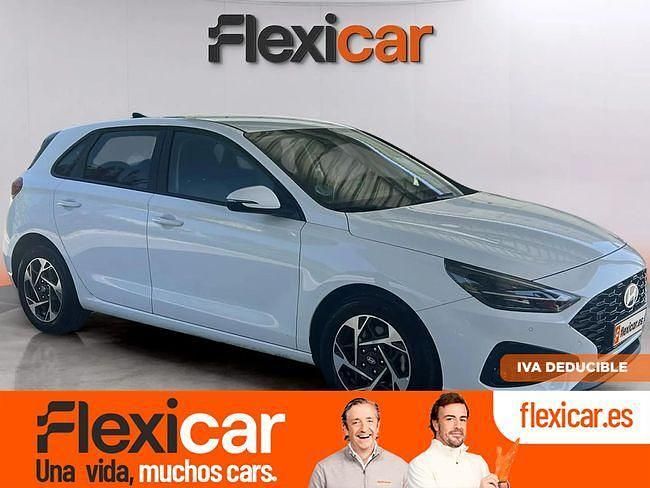 Usado Hyundai i30 120 CV (88 kW) 2024 Blanco Berlina