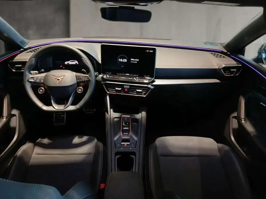 Usado Cupra Leon 150 CV (110 kW) 2025 Gris Utilitario