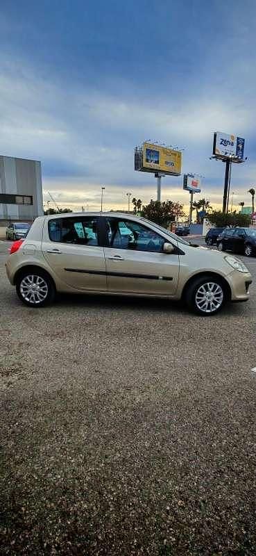 Usado Renault Clio II Authentique 68 CV (50 kW) 2007 Beige Utilitario