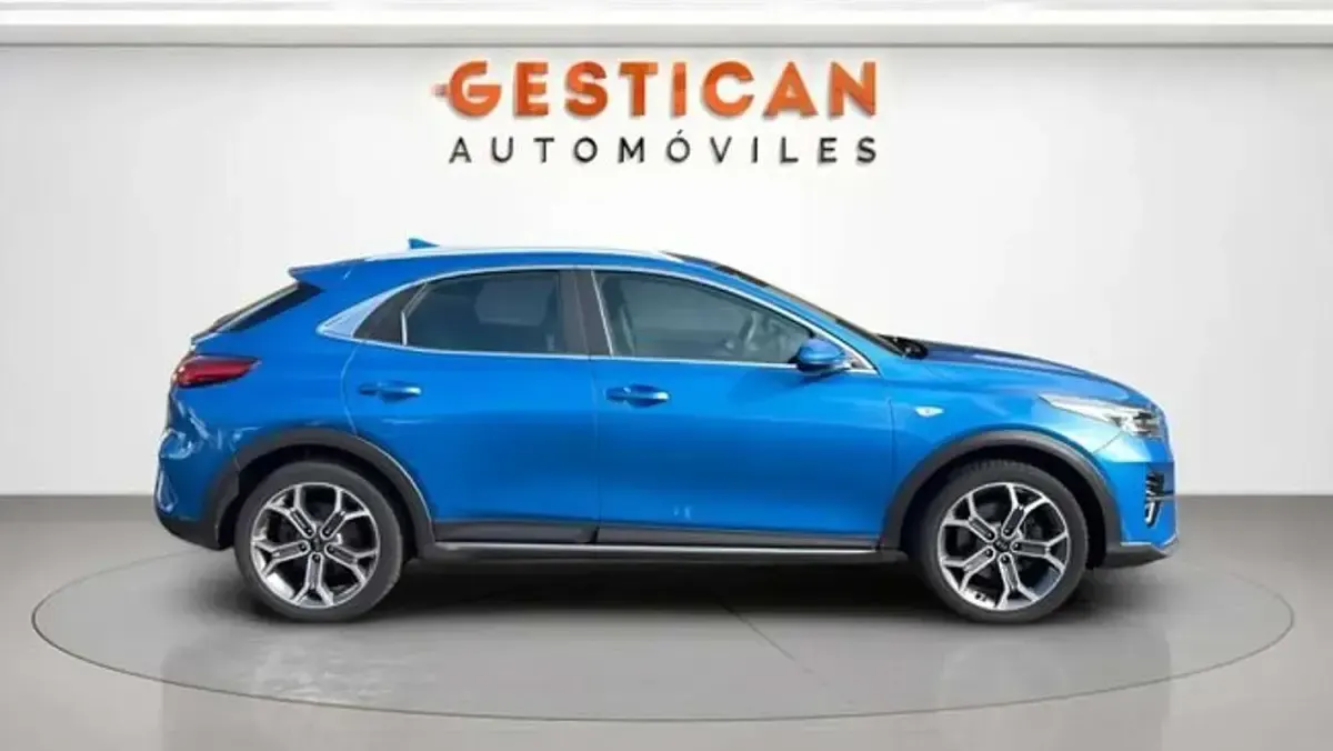 Usado Kia XCeed 120 CV (88 kW) 2022 Azul SUV