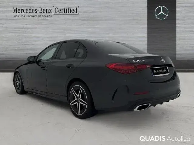 Usado Mercedes C200 AMG line 163 CV (119 kW) 2024 Gris grafito Berlina