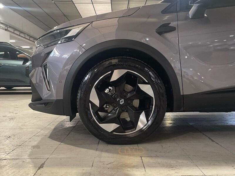 Usado Renault Captur Techno 100 CV (73 kW) 2025 Gris SUV