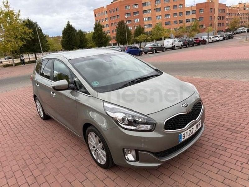 Usado Kia Carens 135 CV (99 kW) 2017 Gris / plata Monovolumen