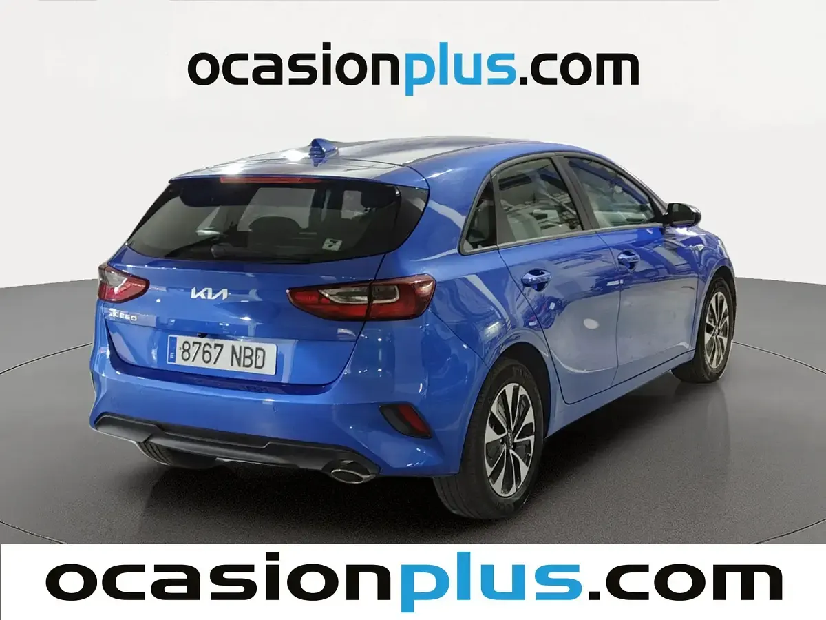Usado Kia Ceed 101 CV (74 kW) 2025 Azul Utilitario