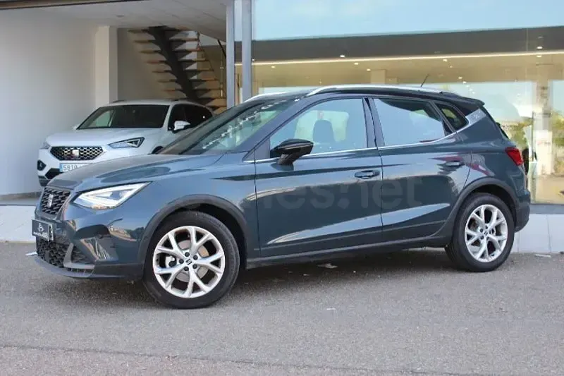 Usado Seat Arona FR 115 CV (84 kW) 2024 Azul SUV