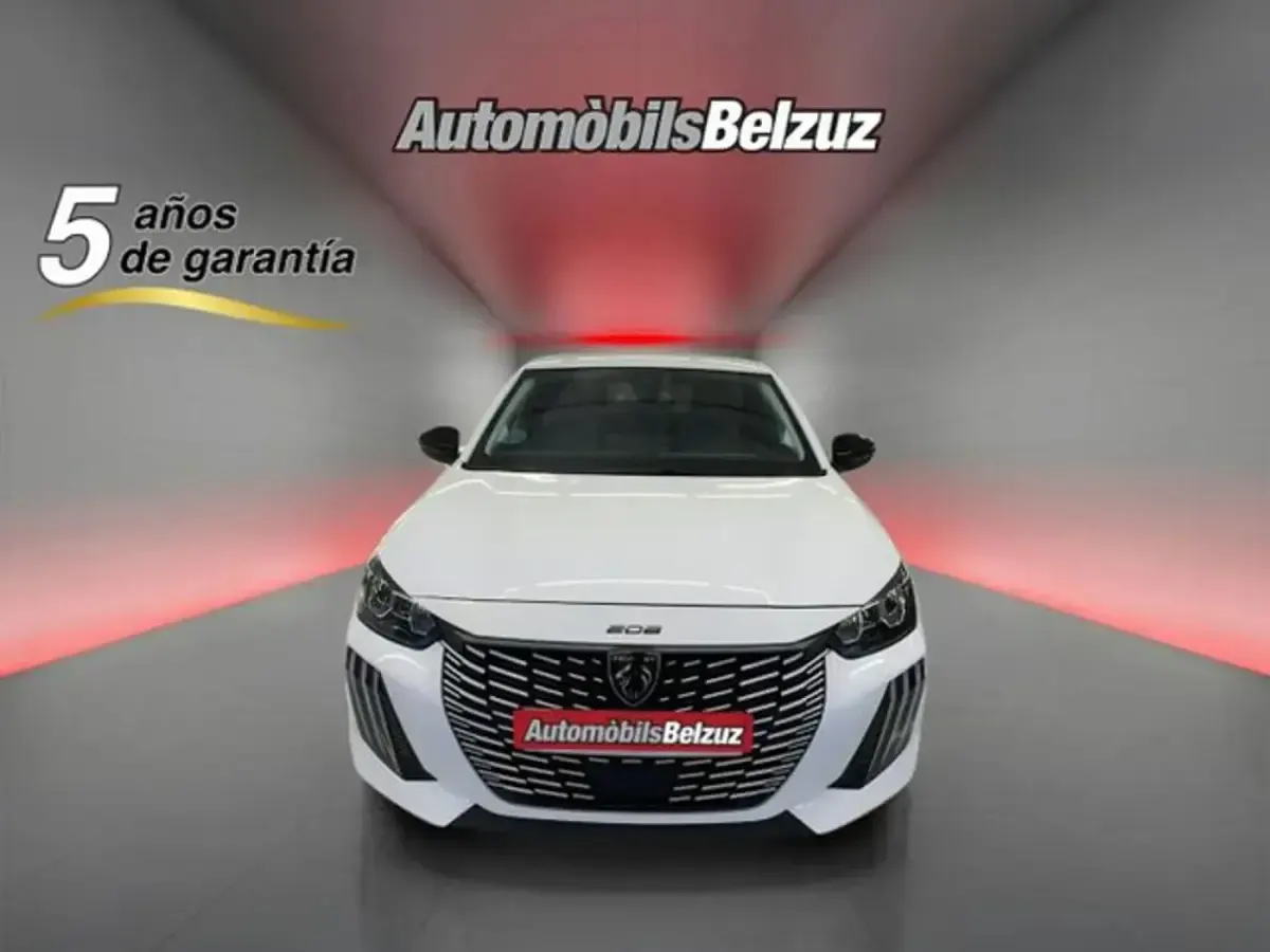 Usado Peugeot 208 Allure 102 CV (75 kW) 2025 Blanco Utilitario