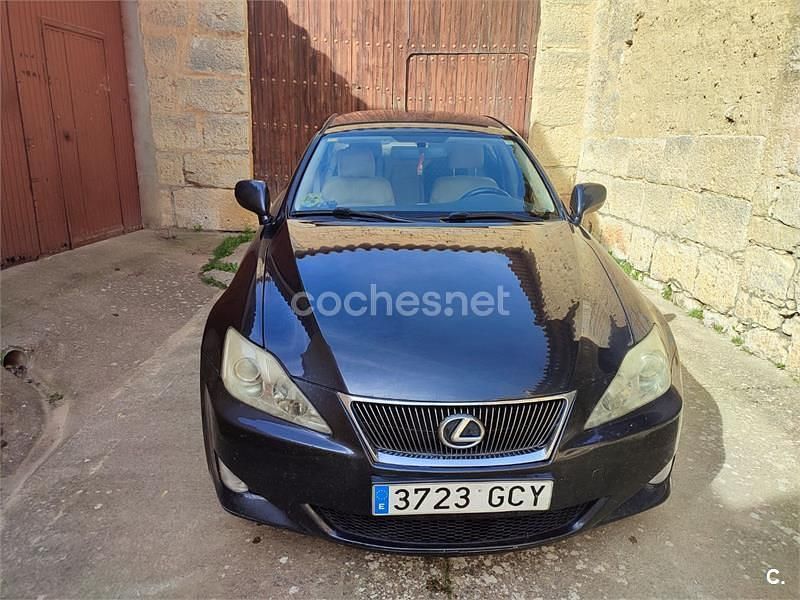 Usado Lexus IS220d President Line 177 CV (130 kW) 2008 Negro Berlina