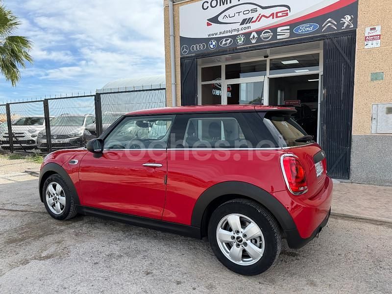 Usado Mini ONE 102 CV (75 kW) 2018 Rojo Utilitario