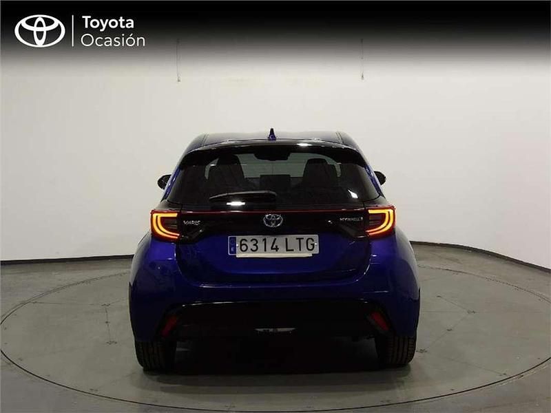 Usado Toyota Yaris Hybrid Style 116 CV (85 kW) 2021 Utilitario