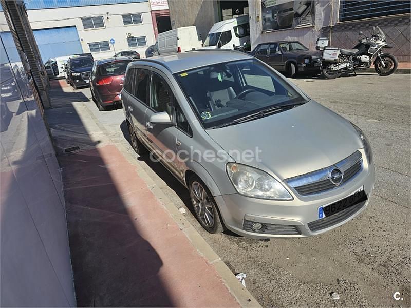 Usado Opel Zafira Cosmo 150 CV (110 kW) 2008 Beige Monovolumen