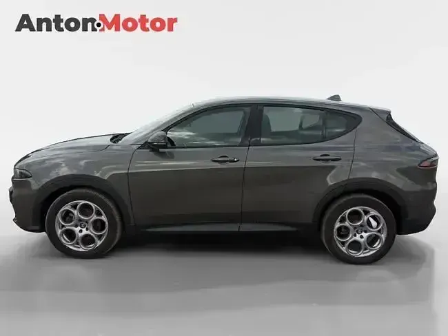 Usado Alfa Romeo Tonale Sprint 130 CV (95 kW) 2023 Gris / plata SUV