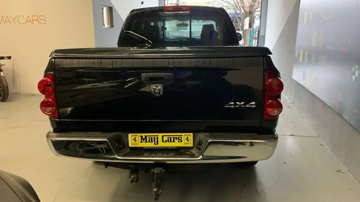 Usado Dodge Ram 345 CV (253 kW) 2008 Negro Pickup/Camioneta