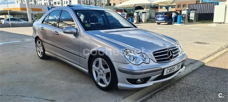 Gris / plata Usado 2005 Mercedes C320 Elegance Berlina | 8000 € - Imagen 1/4