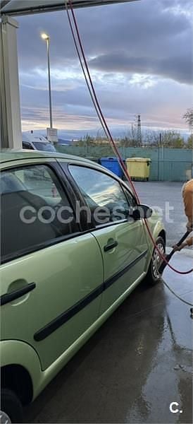 Usado Citroën C3 61 CV (44 kW) 2004 Verde Berlina