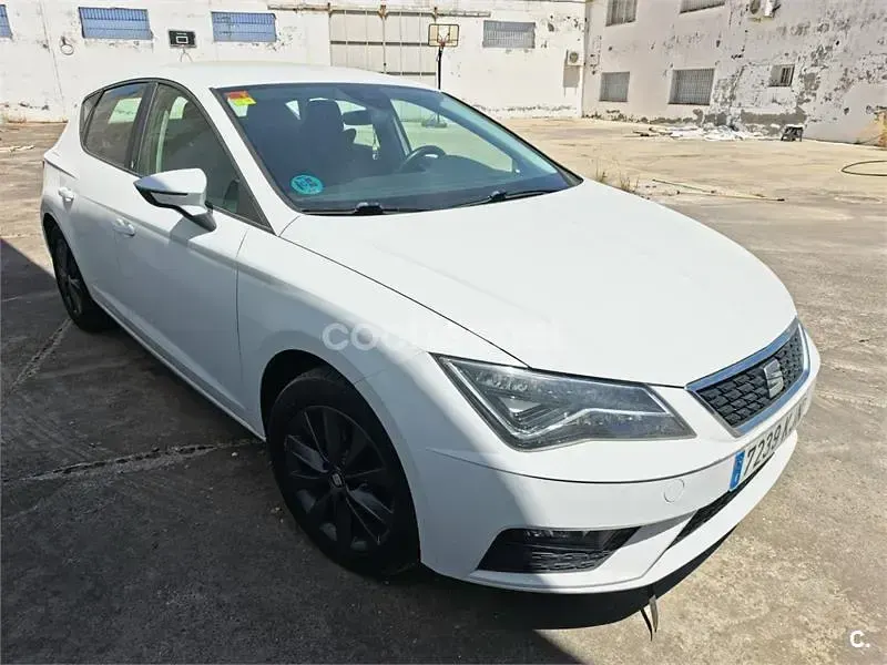 Usado Seat Leon Style 115 CV (84 kW) 2018 Blanco Berlina