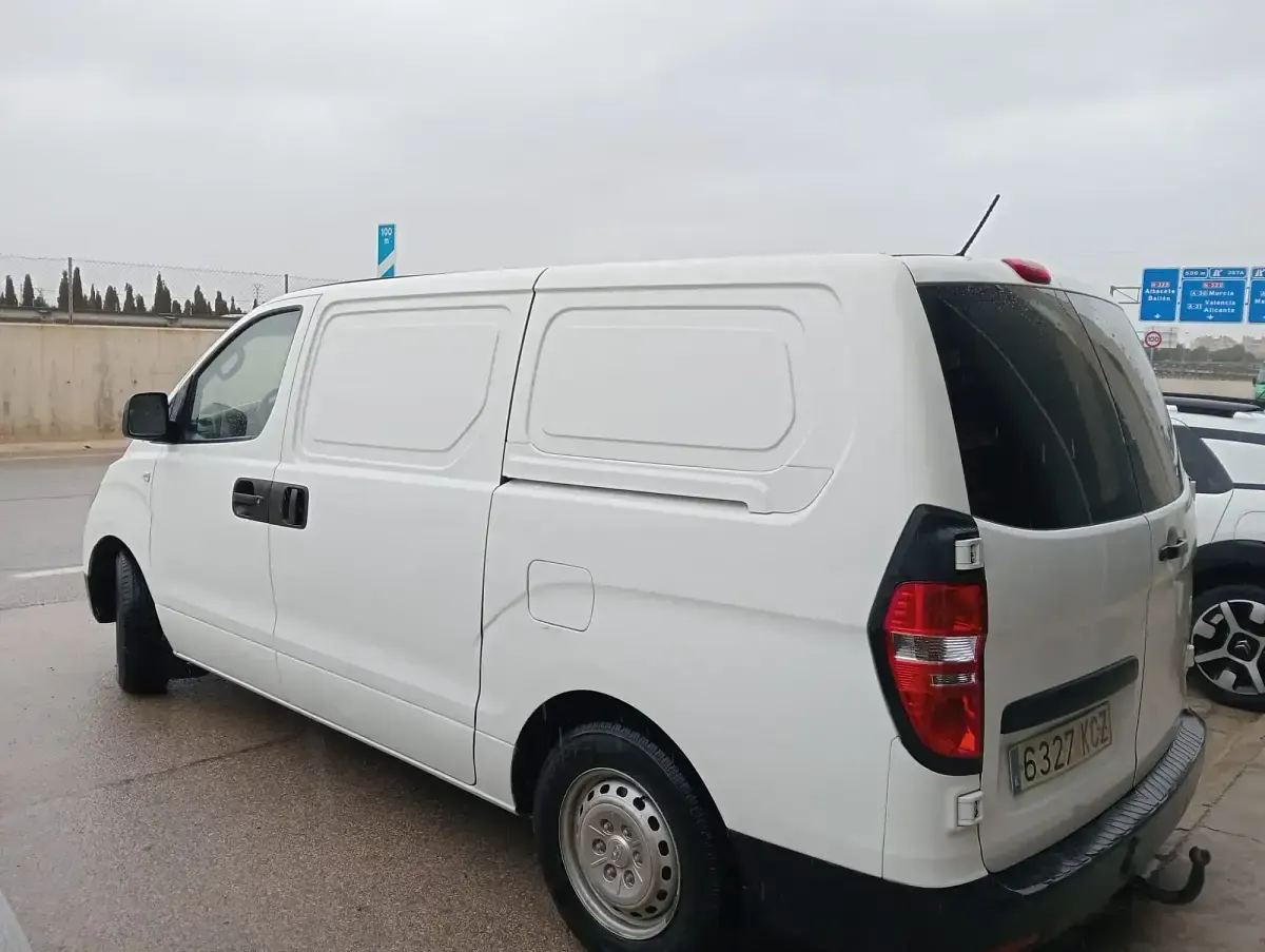 Usado Hyundai H-1 170 CV (125 kW) 2017 Blanco Monovolumen