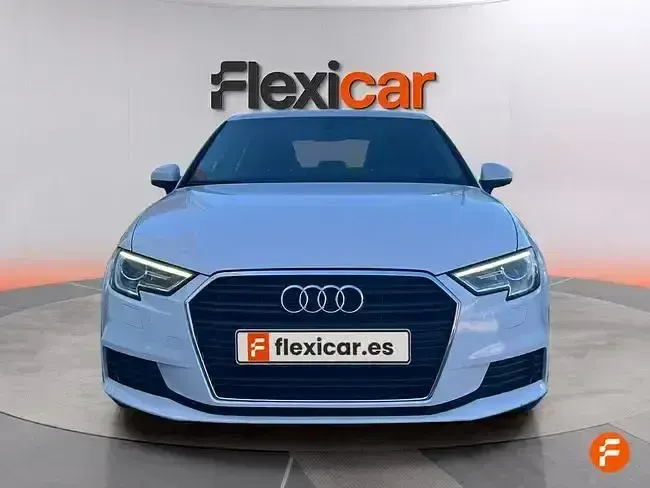 Usado Audi A3 116 HP (85 kW) 2019 Branco Sedan
