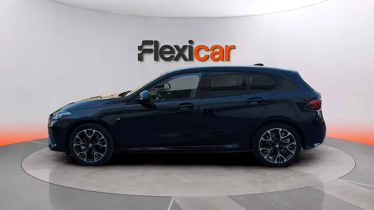 Usado BMW 120 170 CV (125 kW) 2025 Negro Utilitario