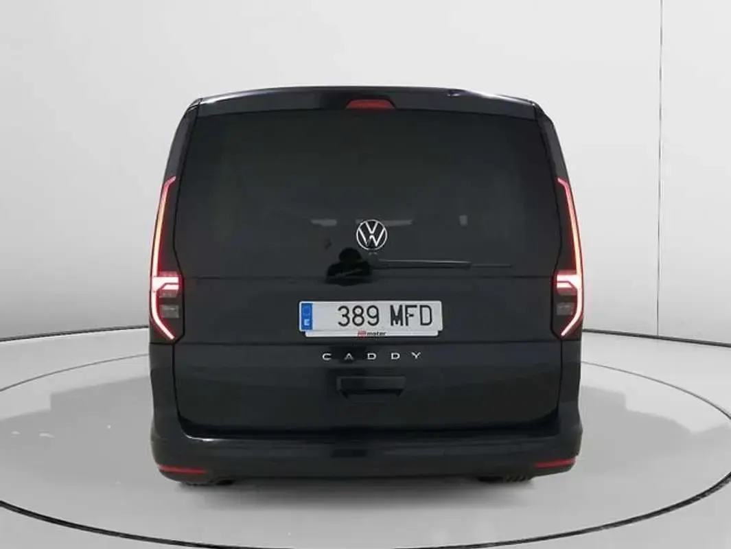 Usado VW Caddy Maxi Life Life 114 CV (83 kW) 2023 Negro Monovolumen