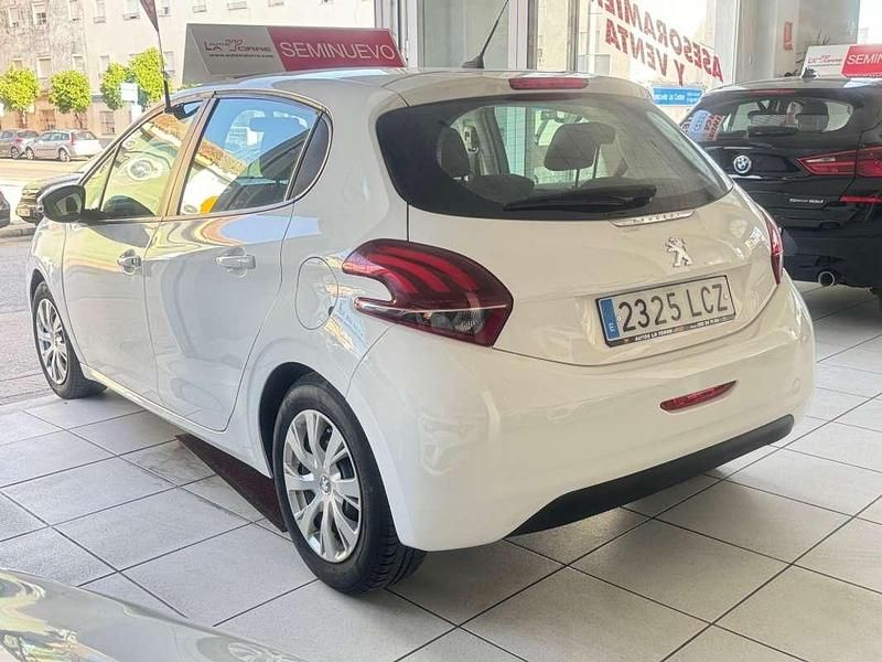 Usado Peugeot 208 Active 102 CV (75 kW) 2020 Blanco Utilitario