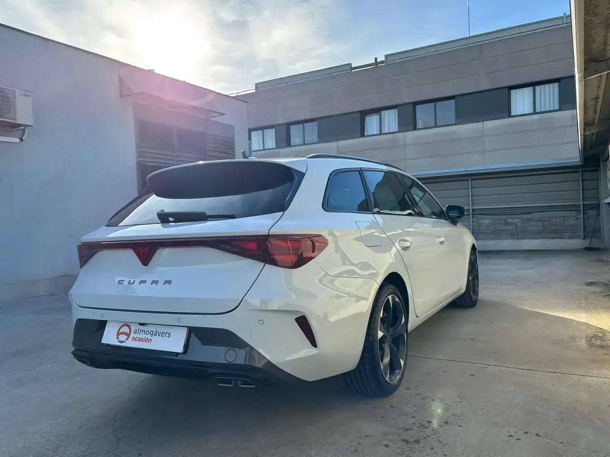 Usado Cupra Leon 150 CV (110 kW) 2024 Blanco Familiar